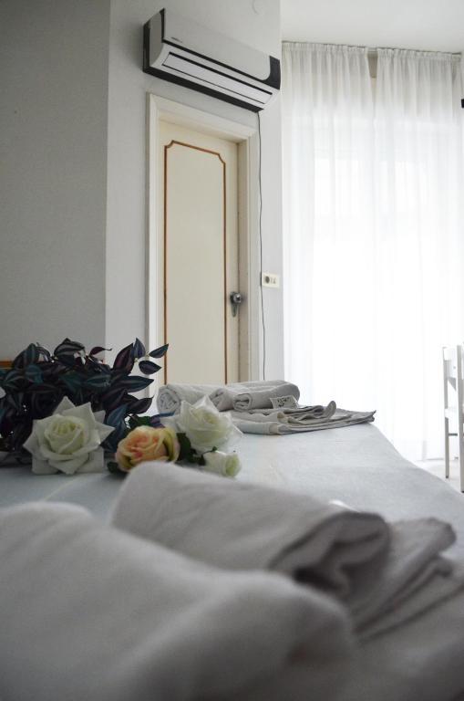 Hotel Arena Cattolica Habitación foto